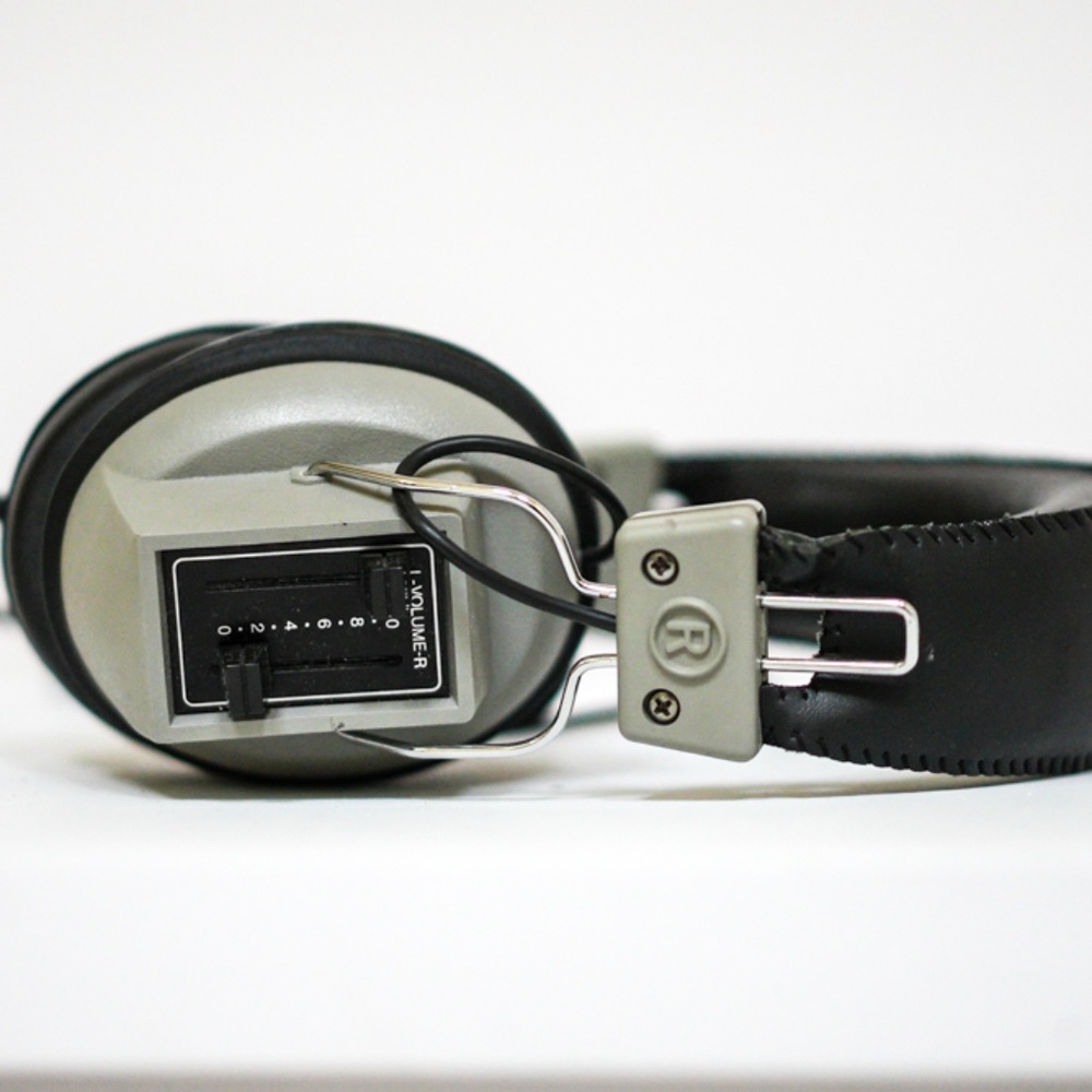Realistic Nova-16 Headphones / Vintage headphones